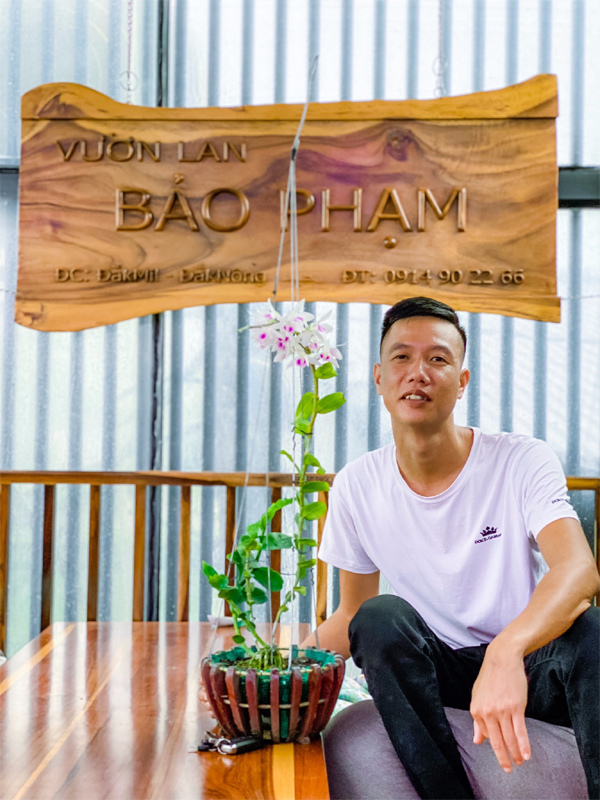 Anh Phạm Văn Bảo - chủ vườn lan 1.000m2 có tiếng ở Đắk Nông