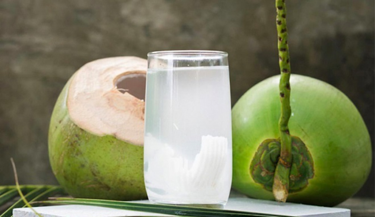 Nước dừa là thức uống giải nhiệt hiệu quả