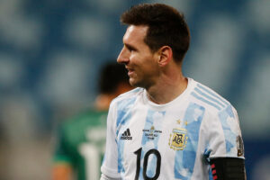 Một đội bóng vô danh hỏi mua Messi với những điều khoản lạ lùng