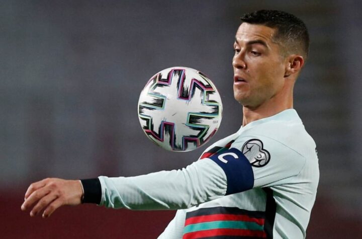 Vụ Ronaldo ném băng đội trưởng: Vì anh không xứng đáng!
